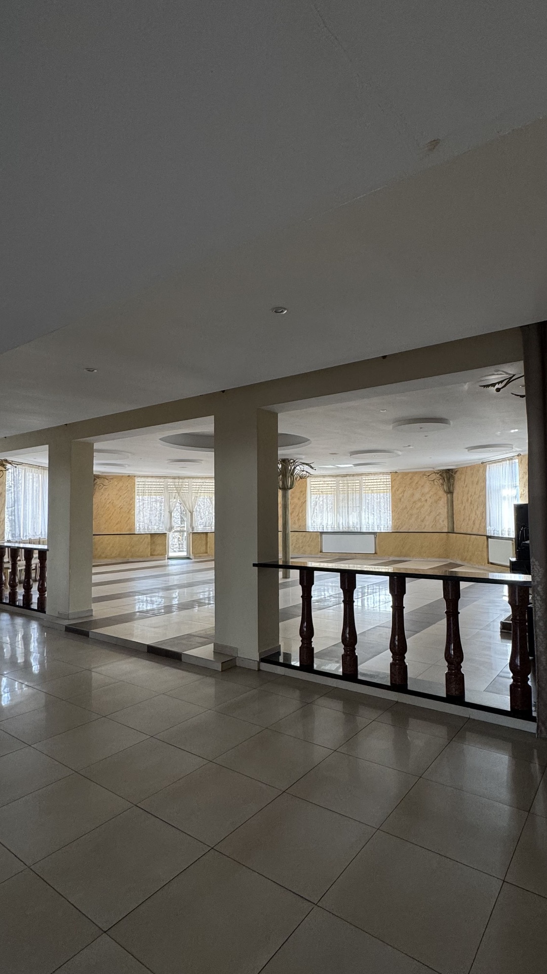 Просторий банкетний хол Lovelia