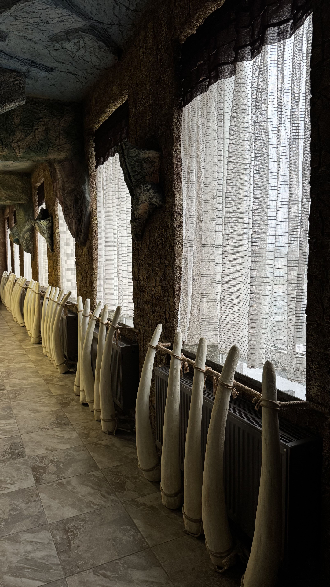 Коридор Lovelia з декоративними елементами