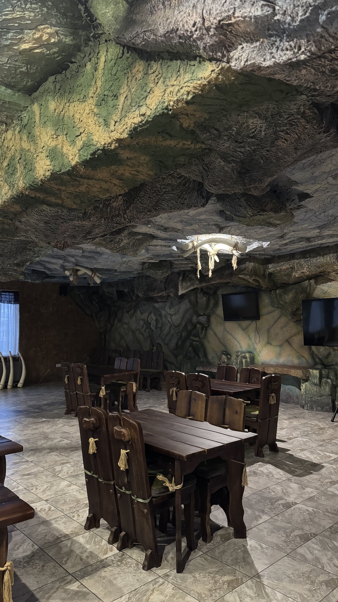 Обідня зала ресторану Lovelia